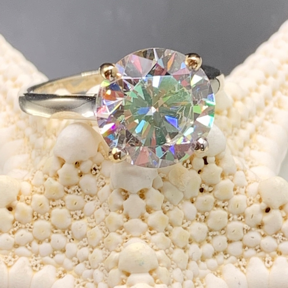 14k Two Tone (White and Yellow Gold) Solitaire Engagment Ring